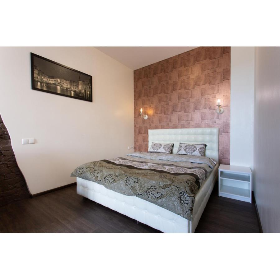 Studio Apartments In The City Center Charkiv Esterno foto