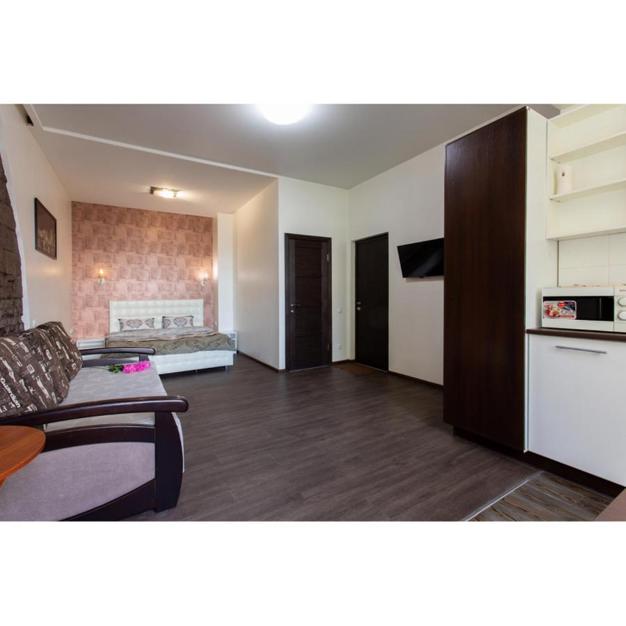 Studio Apartments In The City Center Charkiv Esterno foto