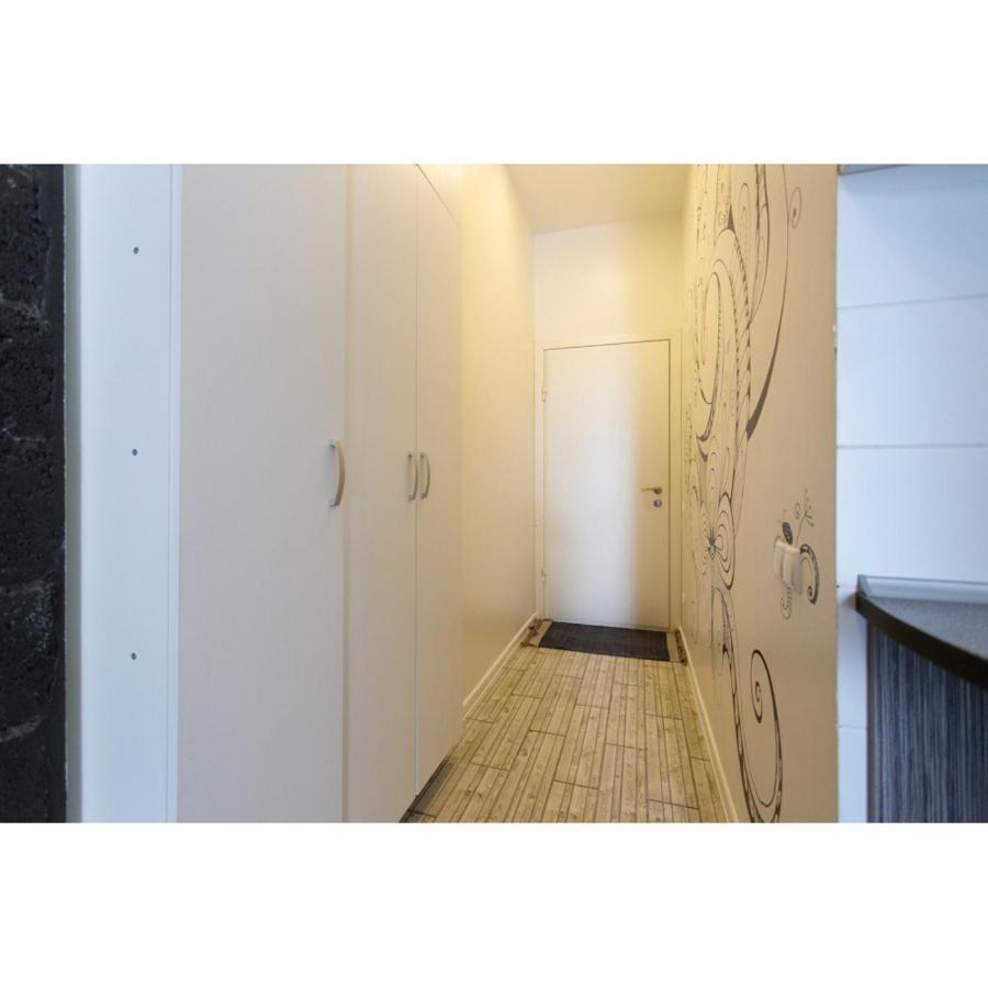 Studio Apartments In The City Center Charkiv Esterno foto