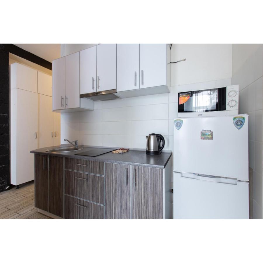 Studio Apartments In The City Center Charkiv Esterno foto