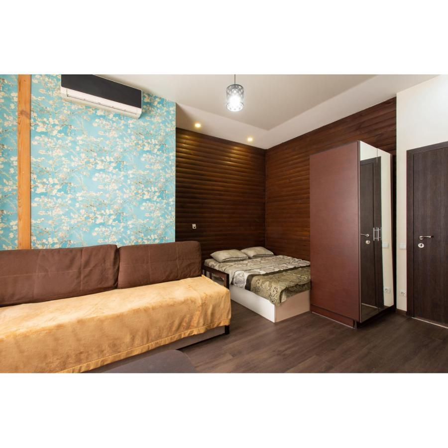 Studio Apartments In The City Center Charkiv Esterno foto