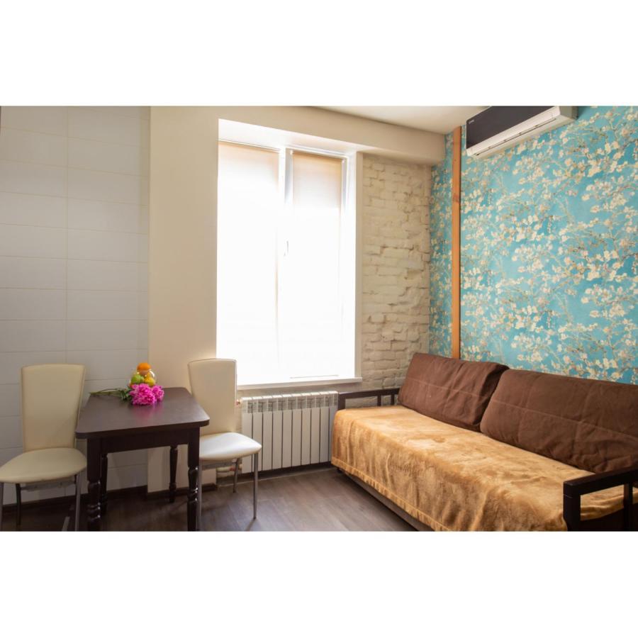 Studio Apartments In The City Center Charkiv Esterno foto
